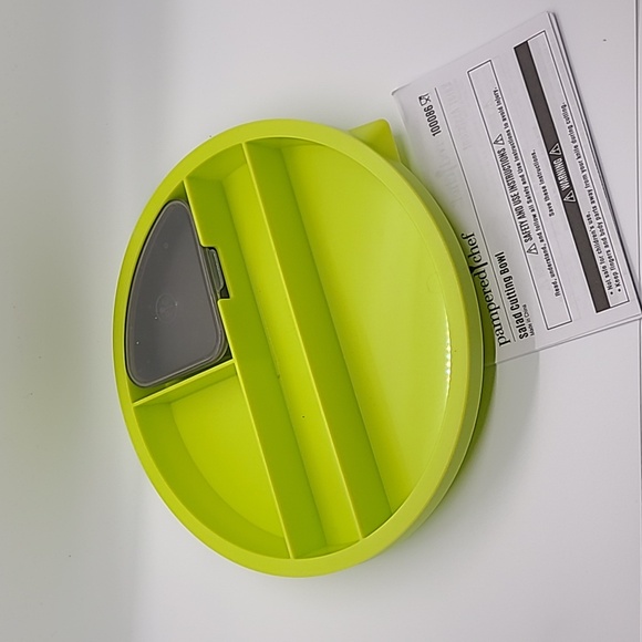 Pampered Chef Salad Cutting Bowl - Picture 3 of 9